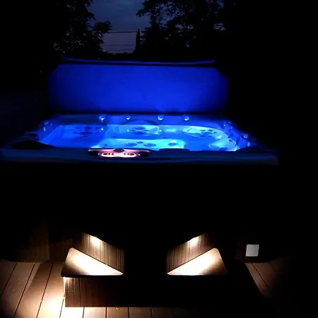 Canoe Piscine Chauffee Et En Ardeche Meridionale Ruoms